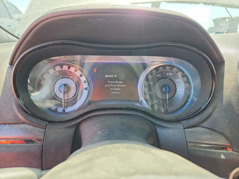 Photo 9 from auction – 2016 CHRYSLER 300 with VIN 2C3CCABG9GH175619