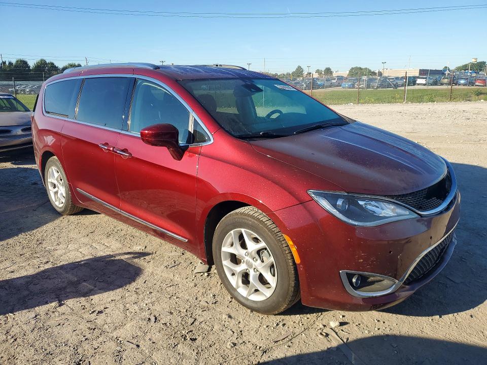 Photo 4 from auction – 2018 CHRYSLER PACIFICA with VIN 2C4RC1BG8JR352734