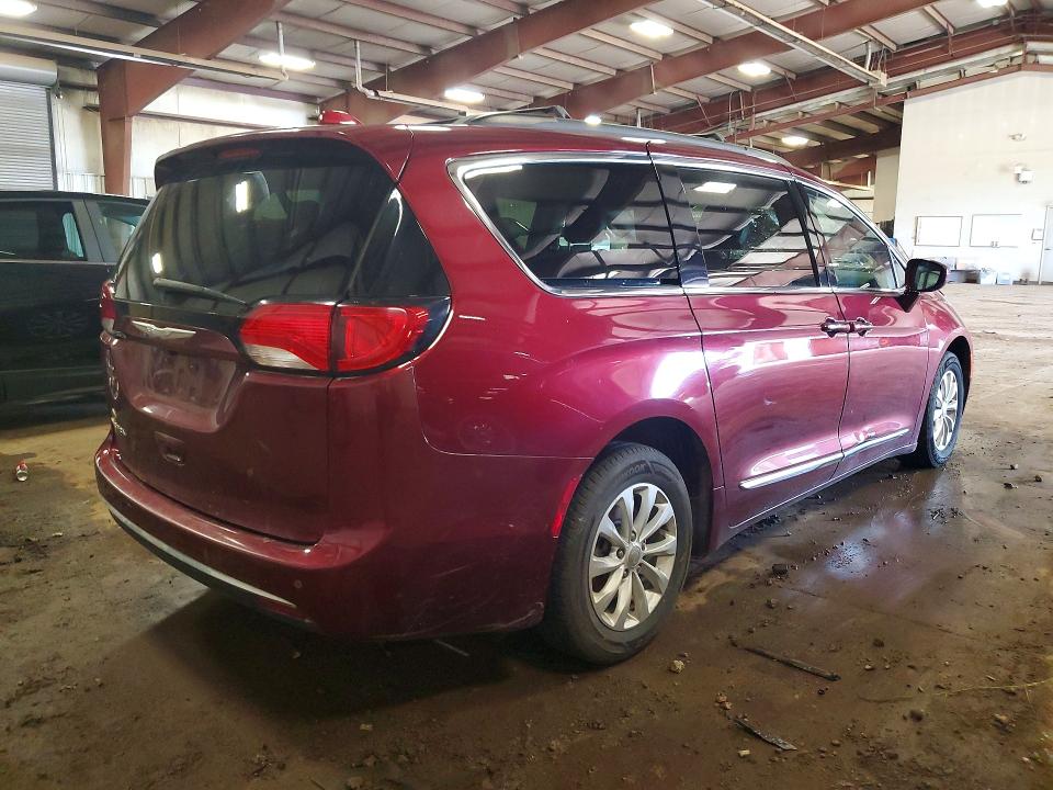 Foto 3 de la subasta – 2017 CHRYSLER PACIFICA con VIN 2C4RC1BG0HR559256