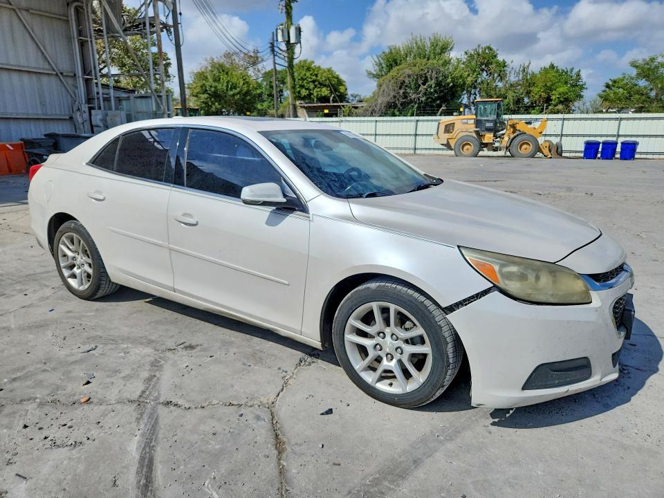 Photo 4 from auction – 2015 CHEVROLET MALIBU with VIN 1G11C5SL0FF135493