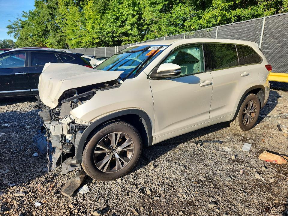 TOYOTA HIGHLANDER 2017 with VIN 5TDZARFH7HS026125 - Photo from auction