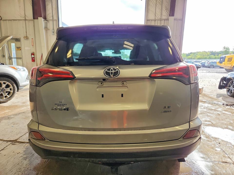 Photo 6 from auction – 2018 TOYOTA RAV4 with VIN JTMBFREV6JJ197025