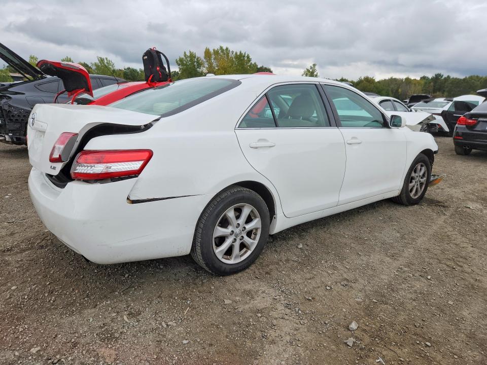 Снимка 3 от търг – 2011 TOYOTA CAMRY с VIN 4T1BF3EK9BU682953