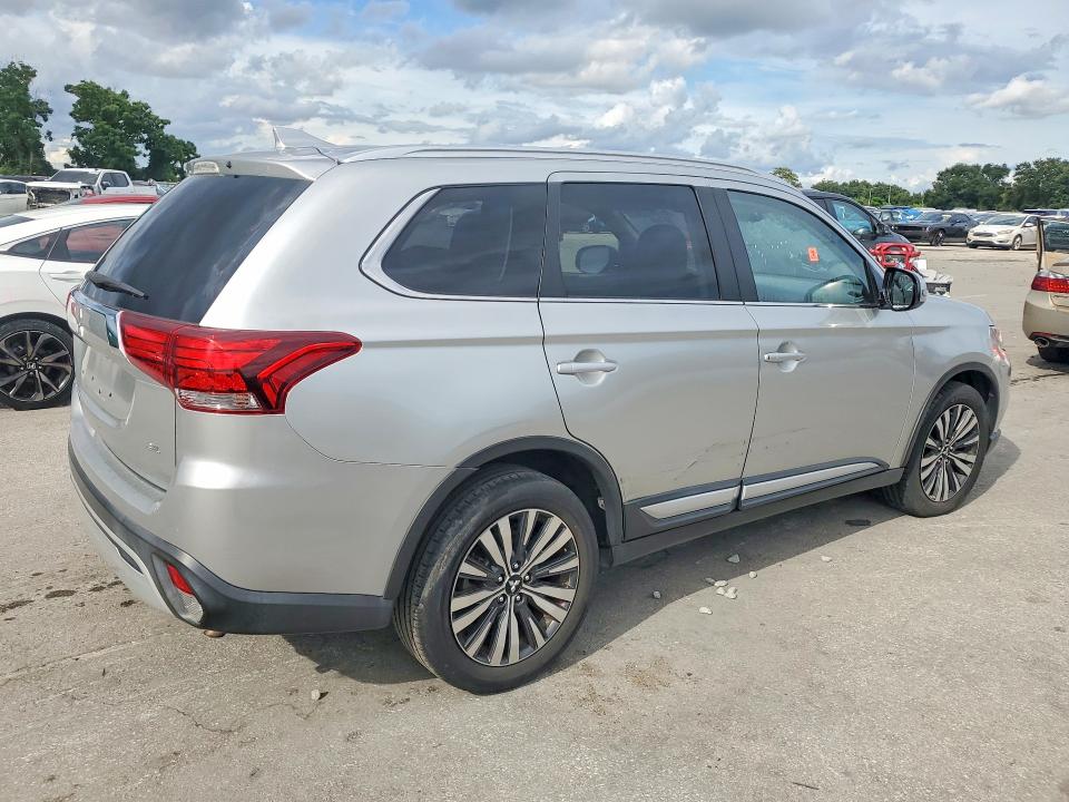 Photo 3 from auction – 2020 MITSUBISHI OUTLANDER with VIN JA4AD3A38LZ019716