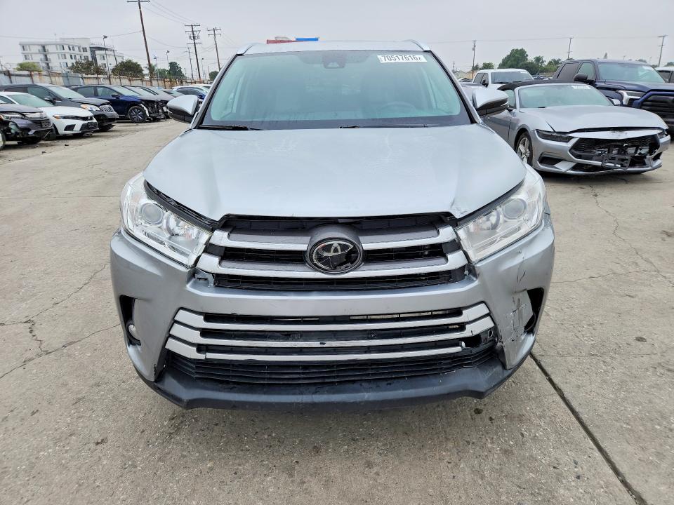 صورة رقم 5 من المزاد - 2018 TOYOTA HIGHLANDER مع VIN 5TDJZRFH1JS560362
