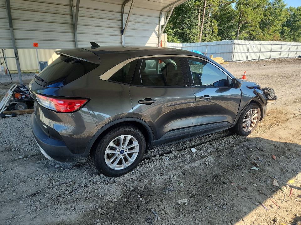 Photo 3 from auction – 2020 FORD ESCAPE with VIN 1FMCU0G60LUA92179
