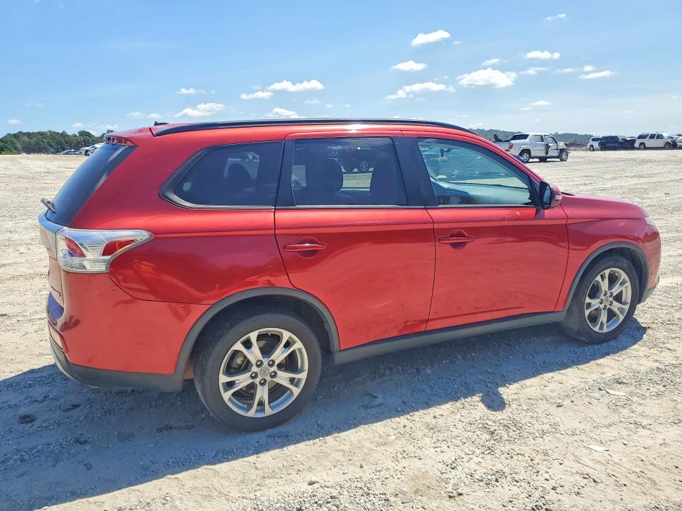 Photo 3 from auction – 2015 MITSUBISHI OUTLANDER with VIN JA4AD3A33FZ004450