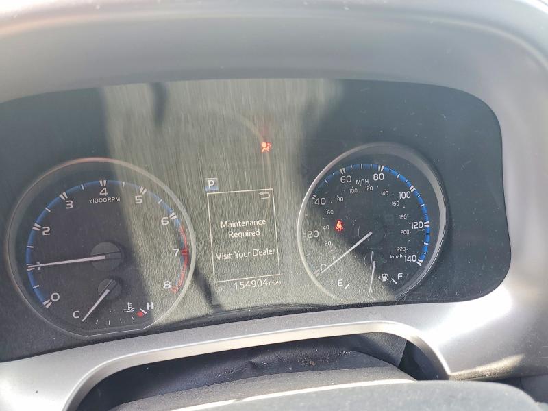 Photo 9 from auction – 2017 TOYOTA RAV4 with VIN JTMZFREV0HJ710102