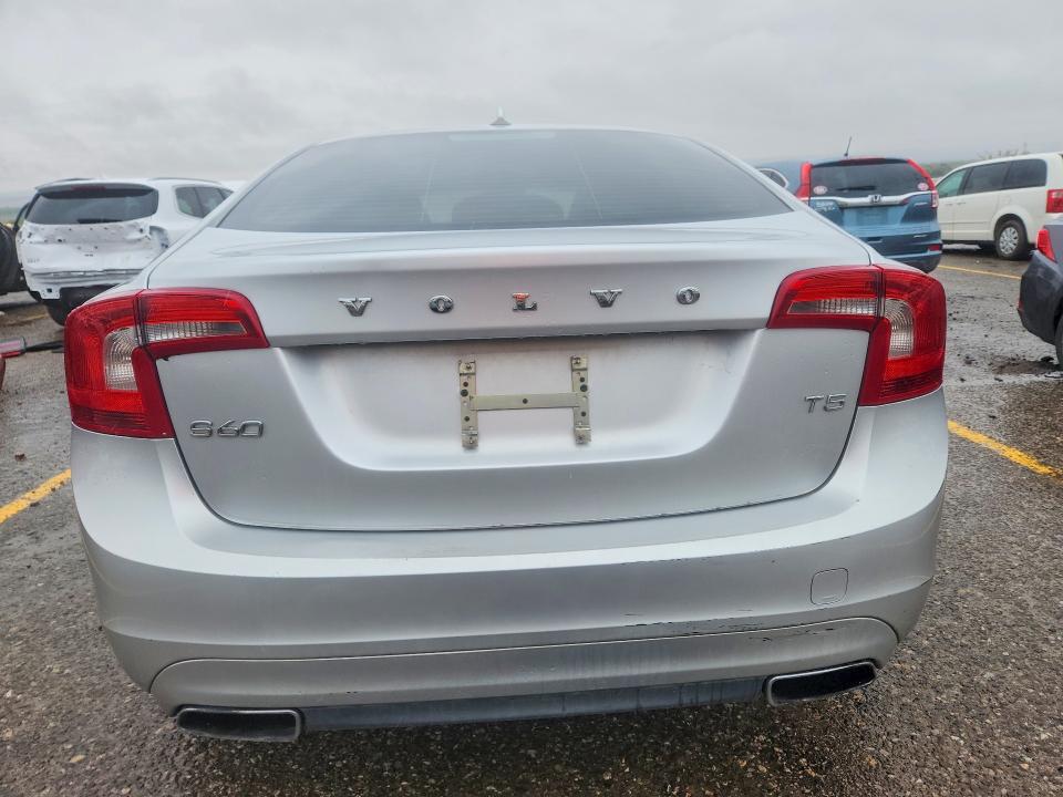 صورة رقم 6 من المزاد - 2014 VOLVO S60 مع VIN YV1612FS4E2295721