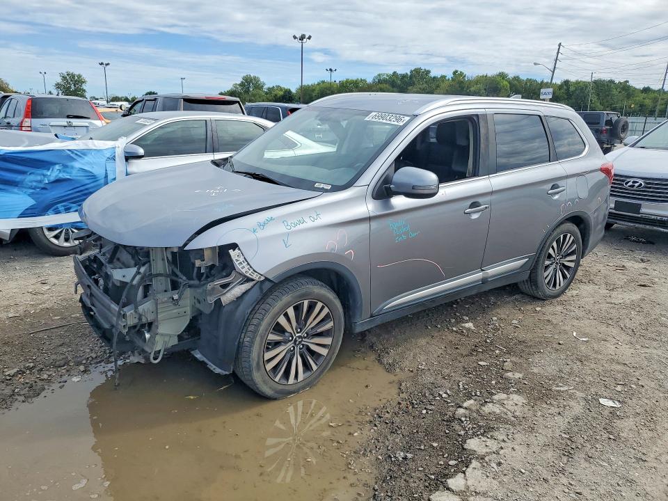 MITSUBISHI OUTLANDER 2019 with VIN JA4AD3A38KZ018967 - Photo from auction