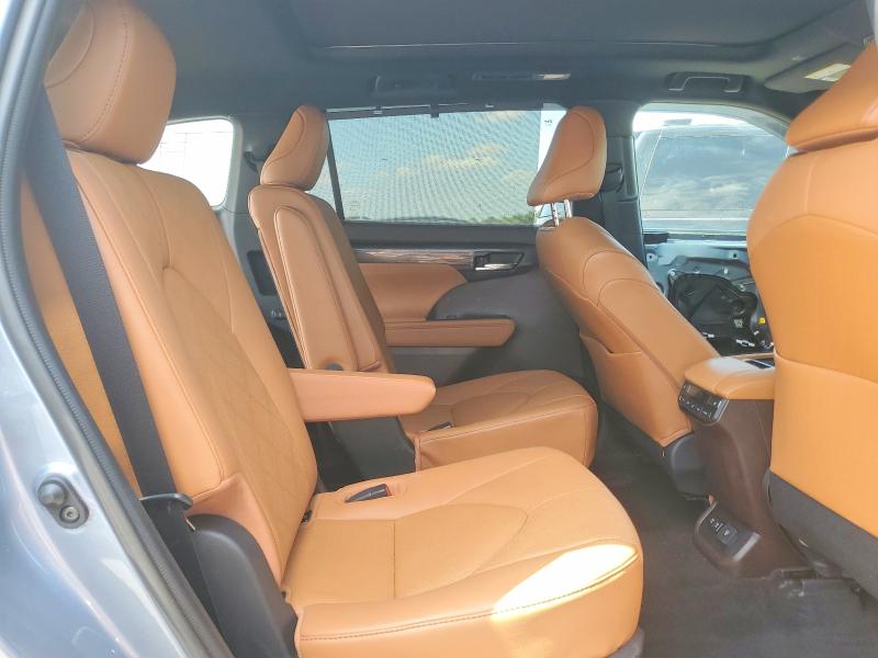 Photo 10 from auction – 2021 TOYOTA HIGHLANDER with VIN 5TDFZRBH8MS123393