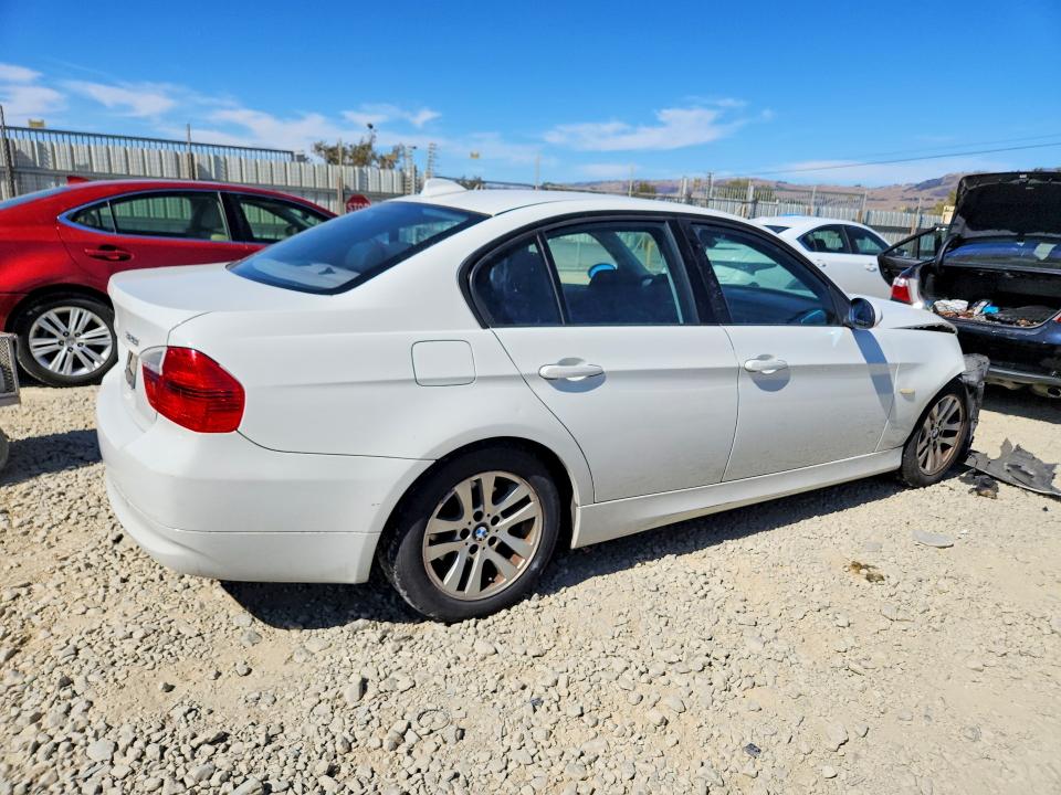 Foto 3 de la subasta – 2007 BMW 328 con VIN WBAVA33557P140037
