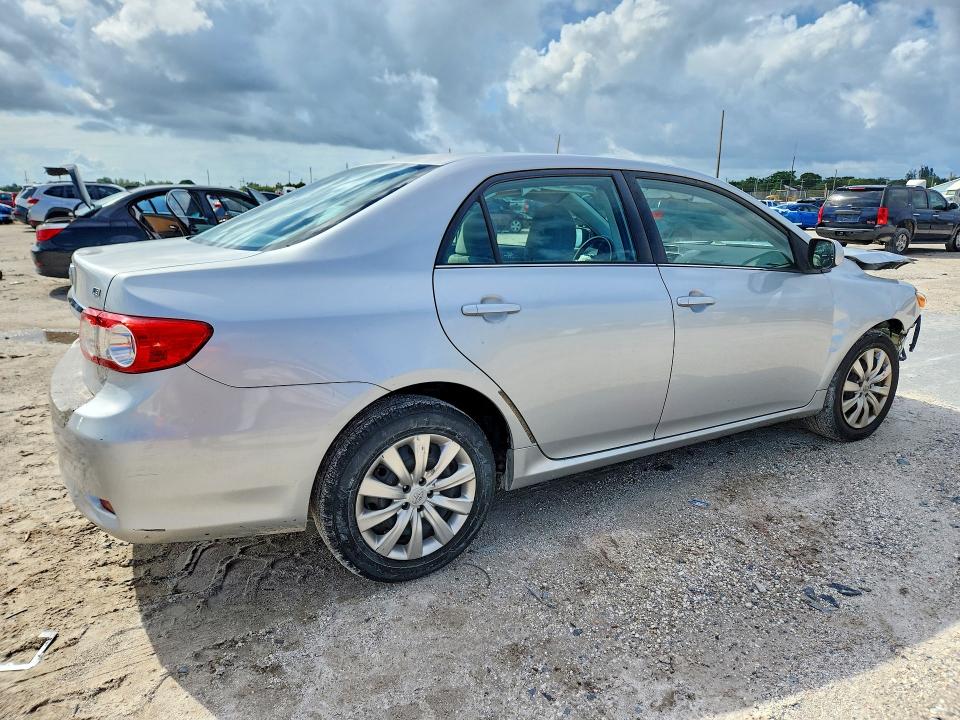 Zdjęcie 3 z aukcji – 2013 TOYOTA COROLLA z VIN 5YFBU4EE1DP113170