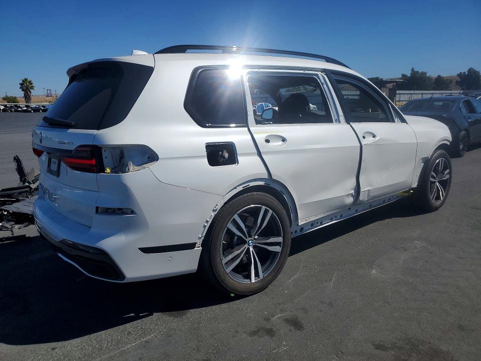 Photo 3 from auction – 2022 BMW X7 with VIN 5UXCW2C09N9L17781