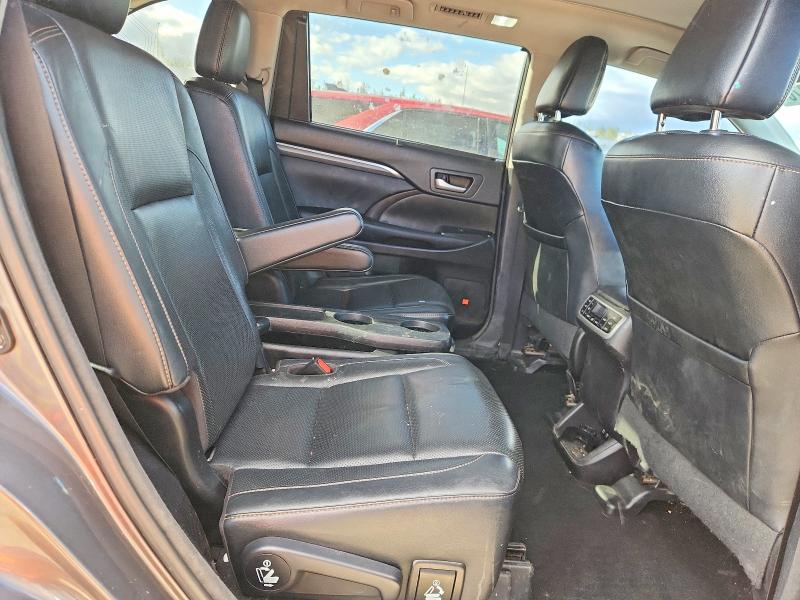 Снимка 11 от търг – 2017 TOYOTA HIGHLANDER с VIN 5TDDGRFH3HS026907