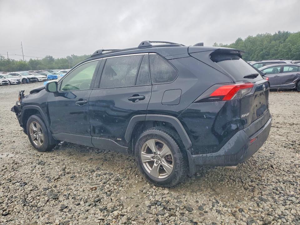 Photo 2 from auction – 2022 TOYOTA RAV4 with VIN JTMLWRFV1ND147172