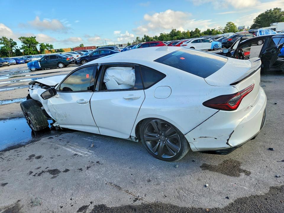 Photo 2 from auction – 2022 ACURA TLX with VIN 19UUB5F55NA003667