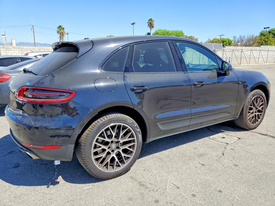 Photo 3 from auction – 2017 PORSCHE MACAN with VIN WP1AB2A58HLB12266