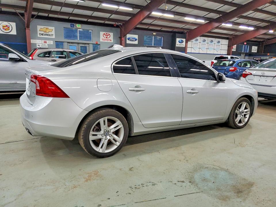 Photo 3 from auction – 2015 VOLVO S60 with VIN YV1612TM3F2355849