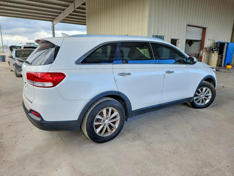 Photo 3 from auction – 2016 KIA SORENTO with VIN 5XYPG4A33GG060885
