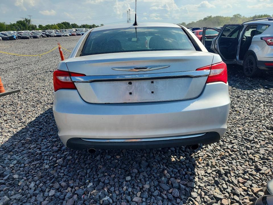 Photo 6 from auction – 2011 CHRYSLER 200 with VIN 1C3BC2FG9BN527531
