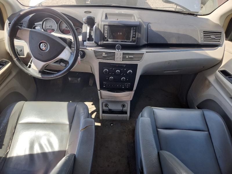 Photo 8 from auction – 2010 VOLKSWAGEN ROUTAN with VIN 2V4RW3D11AR354018