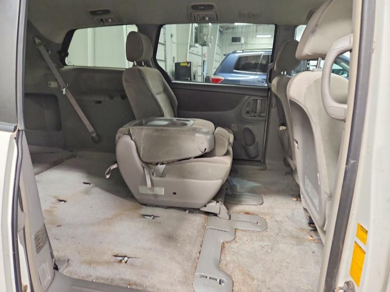 Photo 11 from auction – 2007 TOYOTA SIENNA with VIN 5TDZK23C37S034217