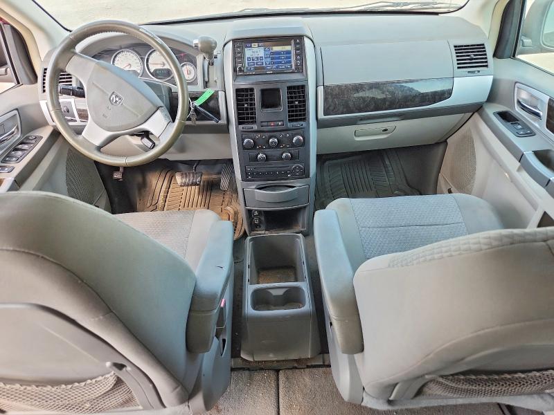 Photo 8 from auction – 2010 DODGE GRAND CARAVAN with VIN 2D4RN5D1XAR411960