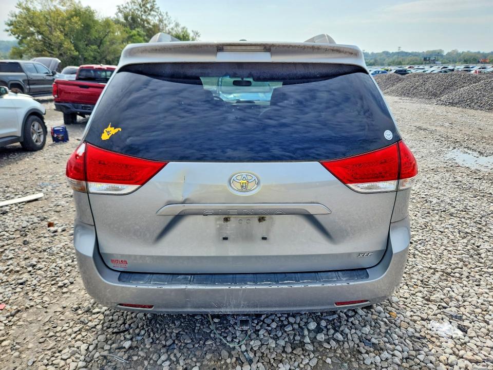 Zdjęcie 6 z aukcji – 2014 TOYOTA SIENNA z VIN 5TDYK3DC6ES430218