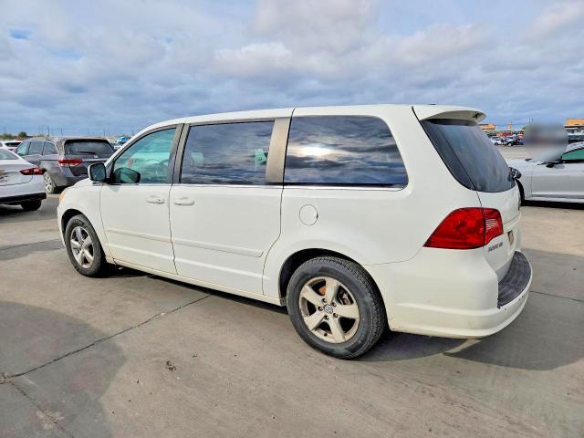 Photo 2 from auction – 2010 VOLKSWAGEN ROUTAN with VIN 2V4RW3D13AR184535