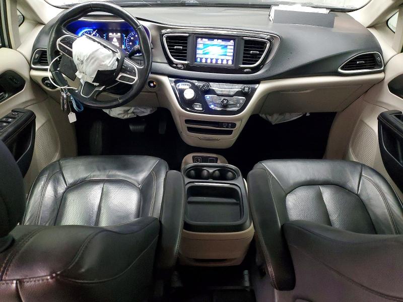 Снимка 8 от търг – 2020 CHRYSLER PACIFICA с VIN 2C4RC1BG3LR140178