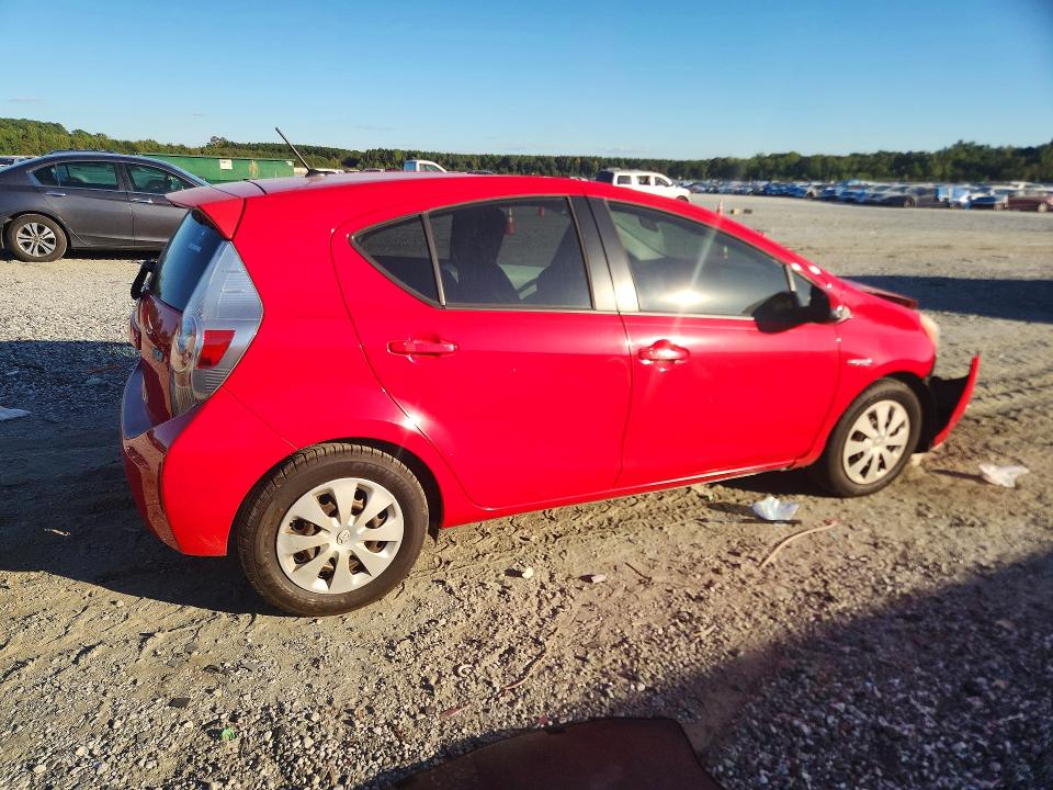 Снимка 3 от търг – 2013 TOYOTA PRIUS C с VIN JTDKDTB30D1541748