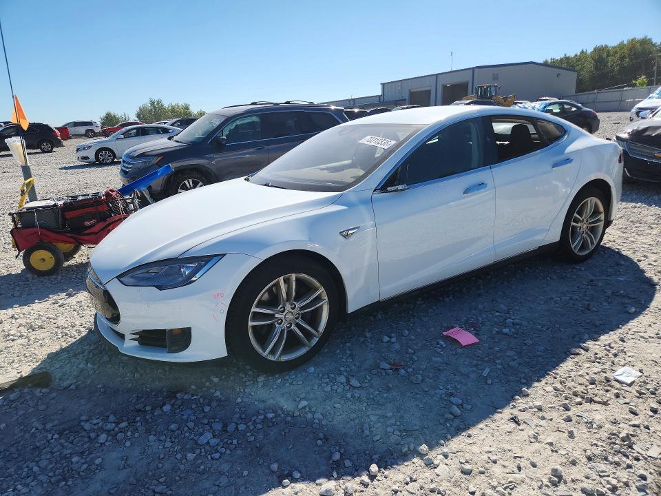 TESLA MODEL S 2015 with VIN 5YJSA1E22FF111942 - Photo from auction
