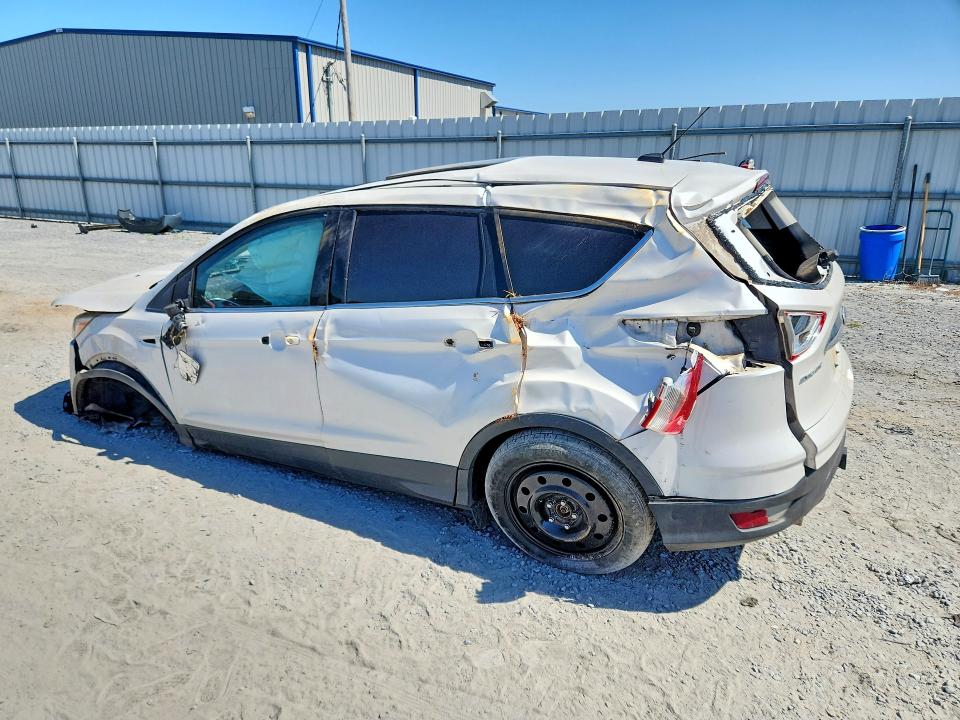 Photo 2 from auction – 2013 FORD ESCAPE with VIN 1FMCU9H94DUB35582