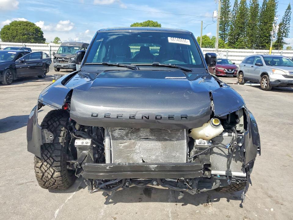 Photo 5 from auction – 2024 LAND ROVER DEFENDER with VIN SALEWFEU2R2353773