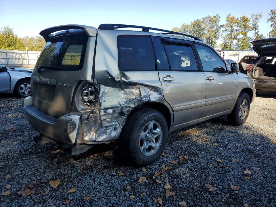 Photo 3 from auction – 2005 TOYOTA HIGHLANDER with VIN JTEGD21A250119175