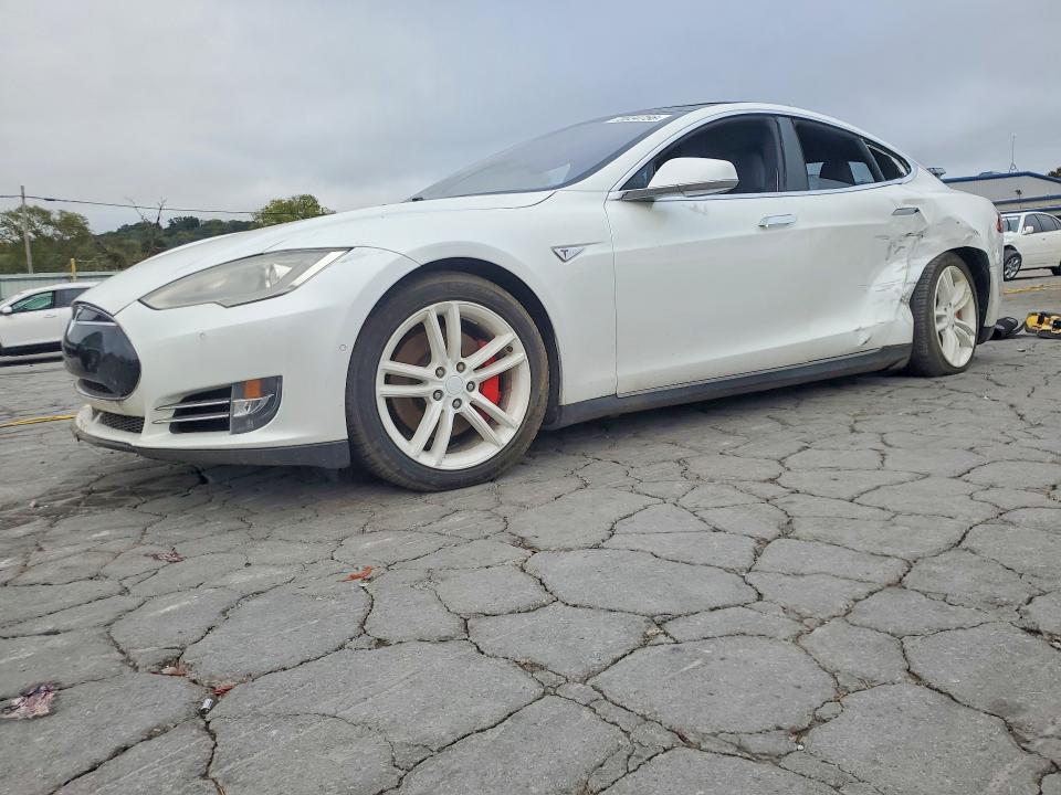 TESLA MODEL S 2016 с VIN 5YJSA1E2XGF128909 - Фото с аукциона