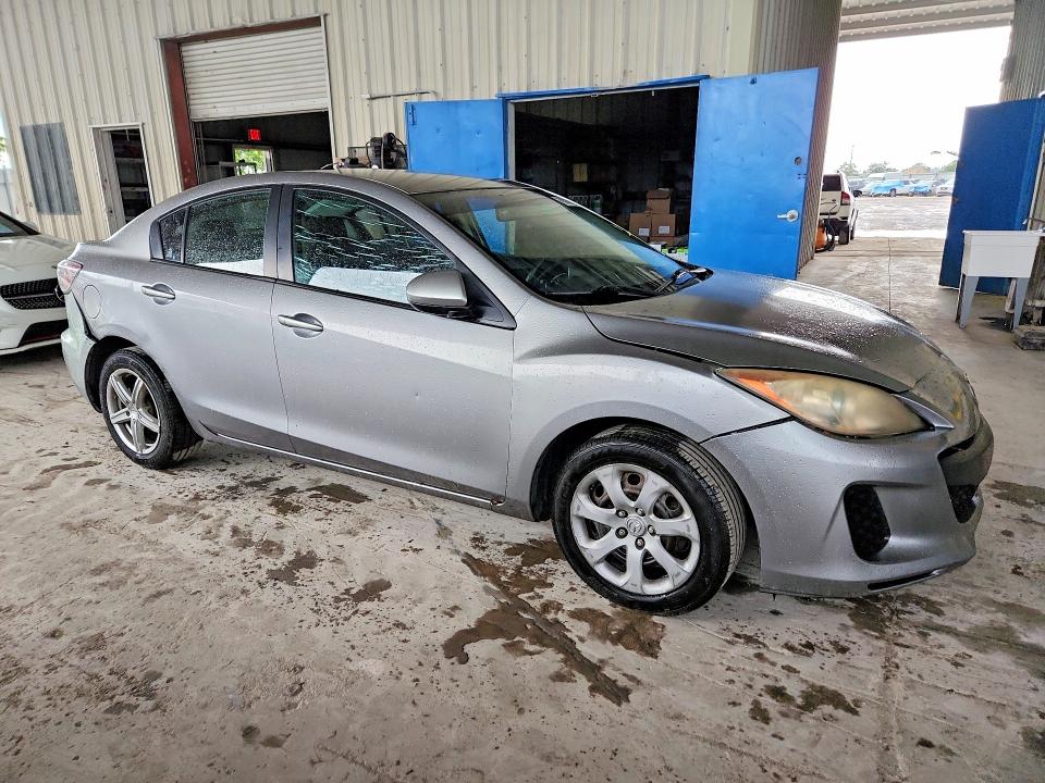 Photo 4 from auction – 2013 MAZDA 3 with VIN JM1BL1U71D1703717