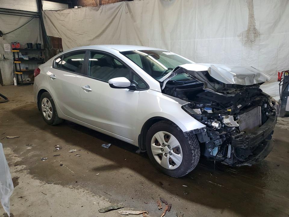 Снимка 4 от търг – 2017 KIA FORTE с VIN 3KPFK4A78HE056553