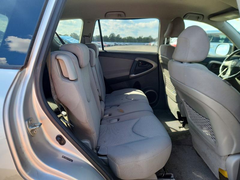 Photo 11 from auction – 2006 TOYOTA RAV4 with VIN JTMBD31V965004617