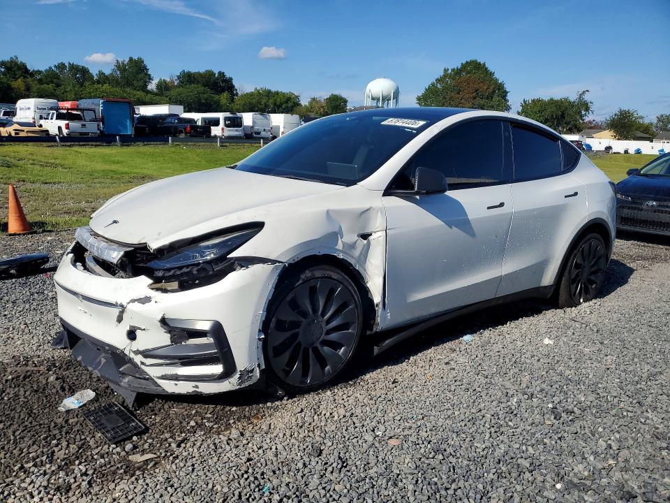 Снимка 1 от търг – 2022 TESLA MODEL Y с VIN 7SAYGDEF2NF544658