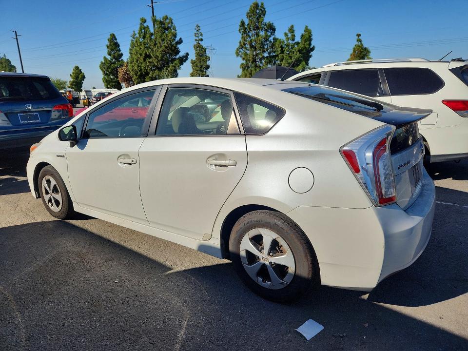 Photo 2 from auction – 2015 TOYOTA PRIUS with VIN JTDKN3DU2F0450623