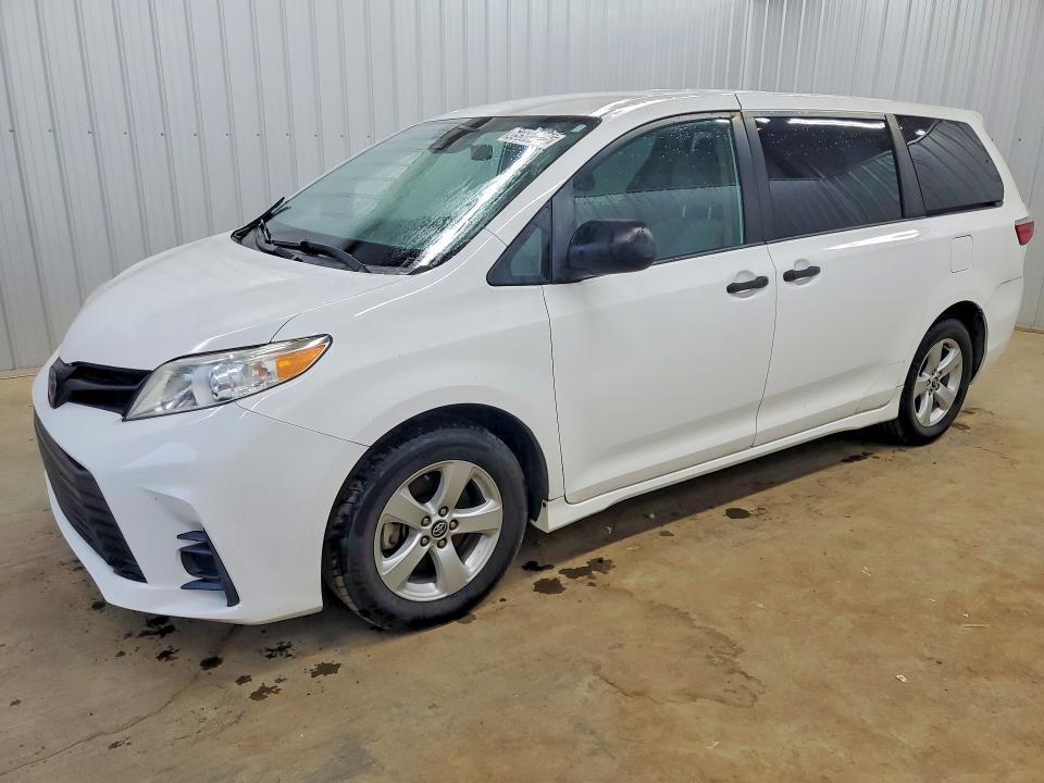 TOYOTA SIENNA 2019 with VIN 5TDZZ3DC4KS995353 - Photo from auction