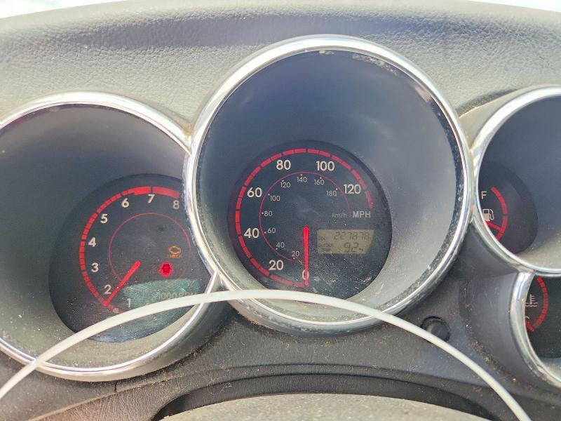 Photo 9 from auction – 2004 TOYOTA MATRIX with VIN 2T1KR38E64C304008