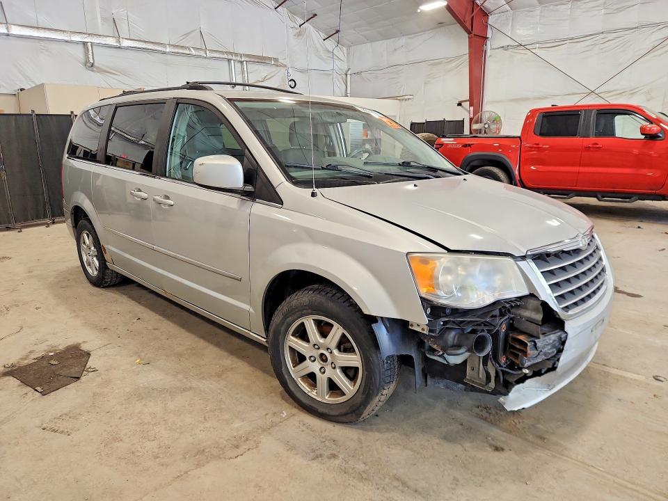 Photo 4 from auction – 2010 CHRYSLER TOWN & COUNTRY with VIN 2A4RR5D16AR375955