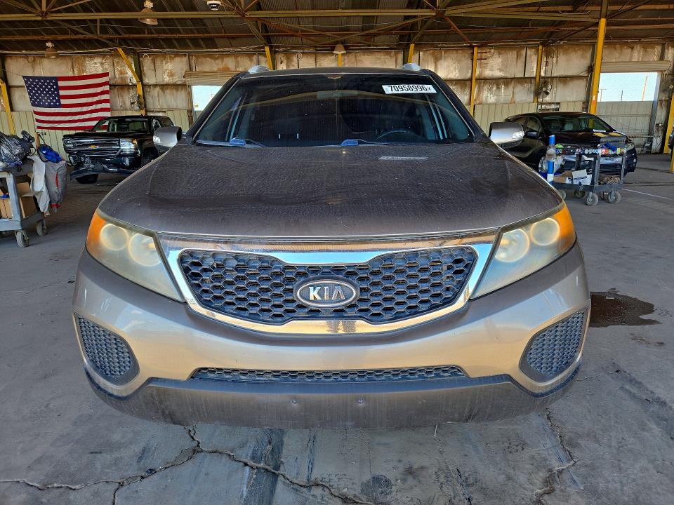 Photo 5 from auction – 2011 KIA SORENTO with VIN 5XYKTDA22BG177265