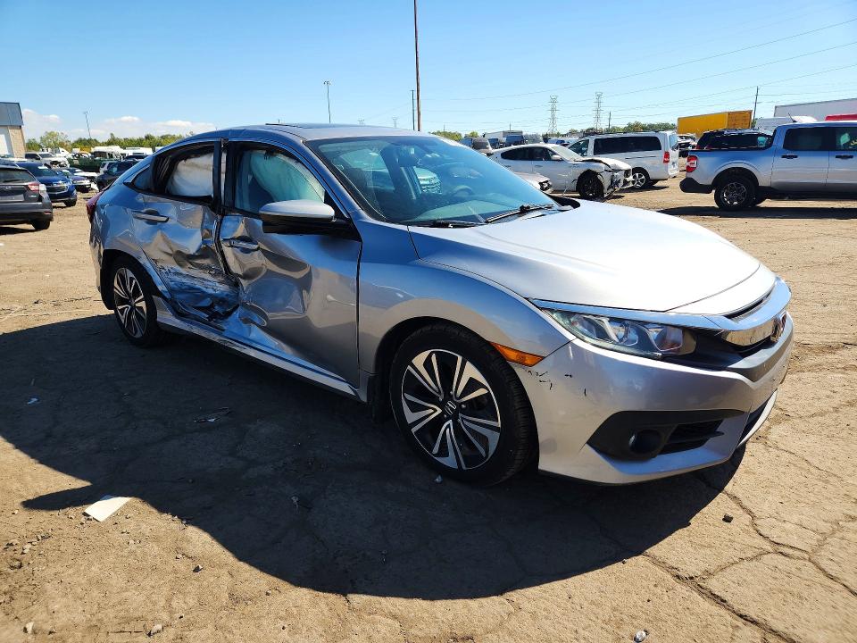 Photo 4 from auction – 2017 HONDA CIVIC with VIN 19XFC1F33HE013191