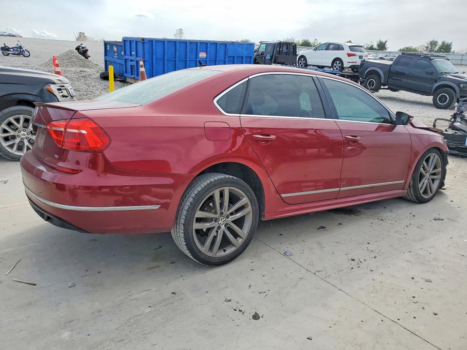 Снимка 3 от търг – 2016 VOLKSWAGEN PASSAT с VIN 1VWAS7A32GC057306