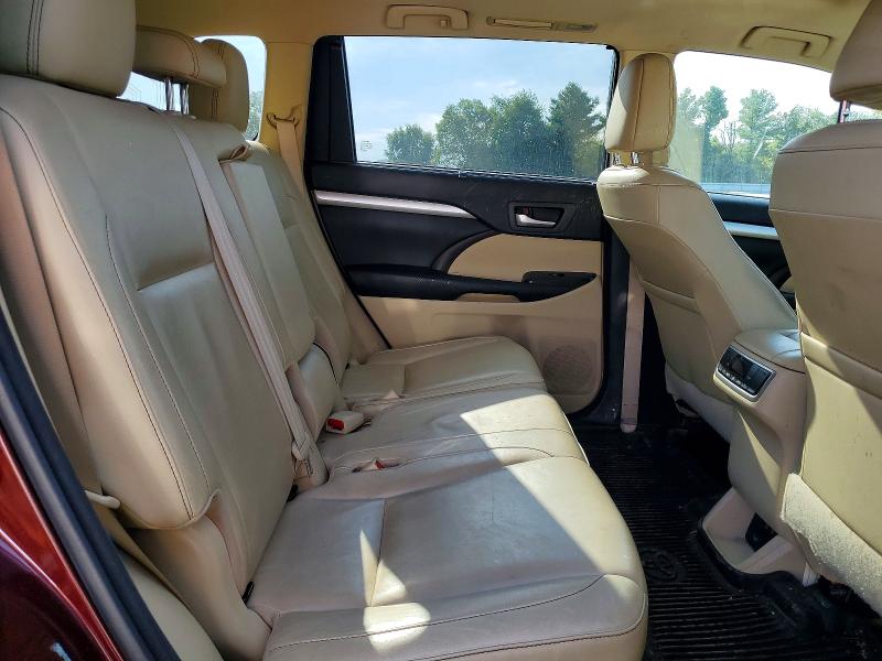 Photo 11 from auction – 2017 TOYOTA HIGHLANDER with VIN 5TDJZRFH5HS457472