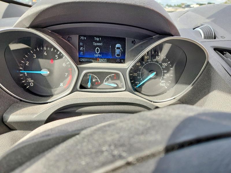 Photo 9 from auction – 2017 FORD ESCAPE with VIN 1FMCU9J93HUD99621